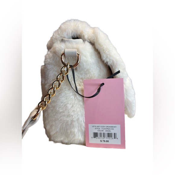 Juicy Couture Los Angeles NWT Angle “Let’s Get Cozy” Faux Fur Crossbody Bag (53) - Picture 6 of 10